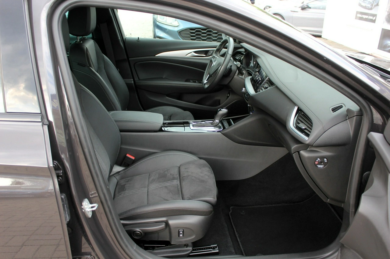 Opel Insignia Sports Tourer - Zdjęcie 8