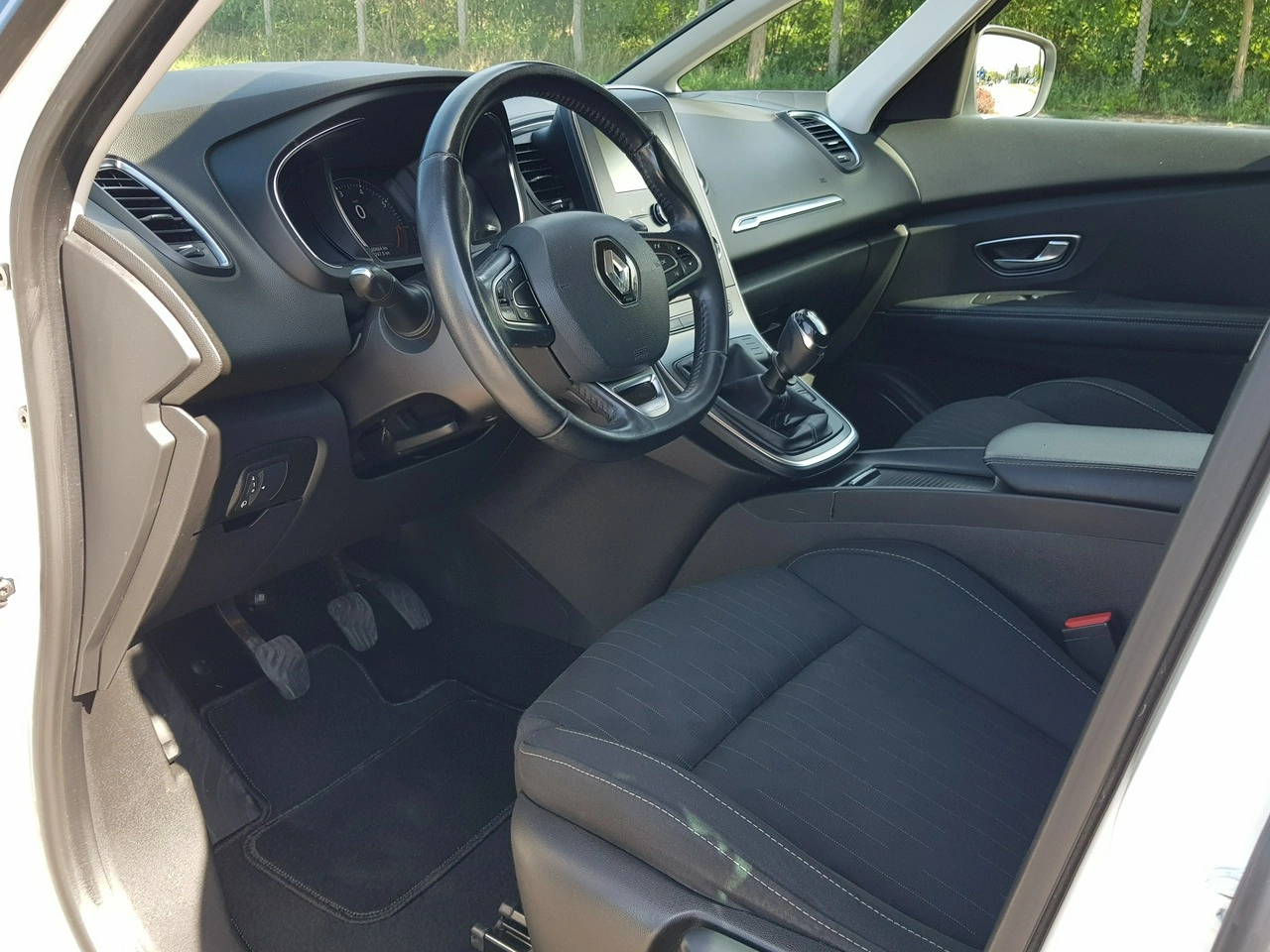 Renault Grand Scenic - Zdjęcie 9