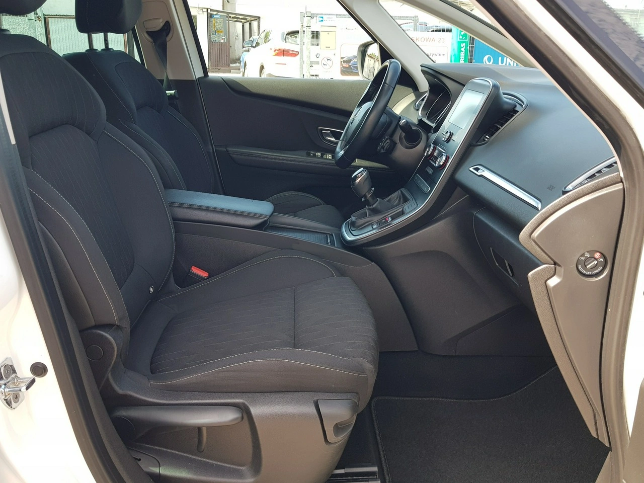 Renault Grand Scenic - Zdjęcie 16