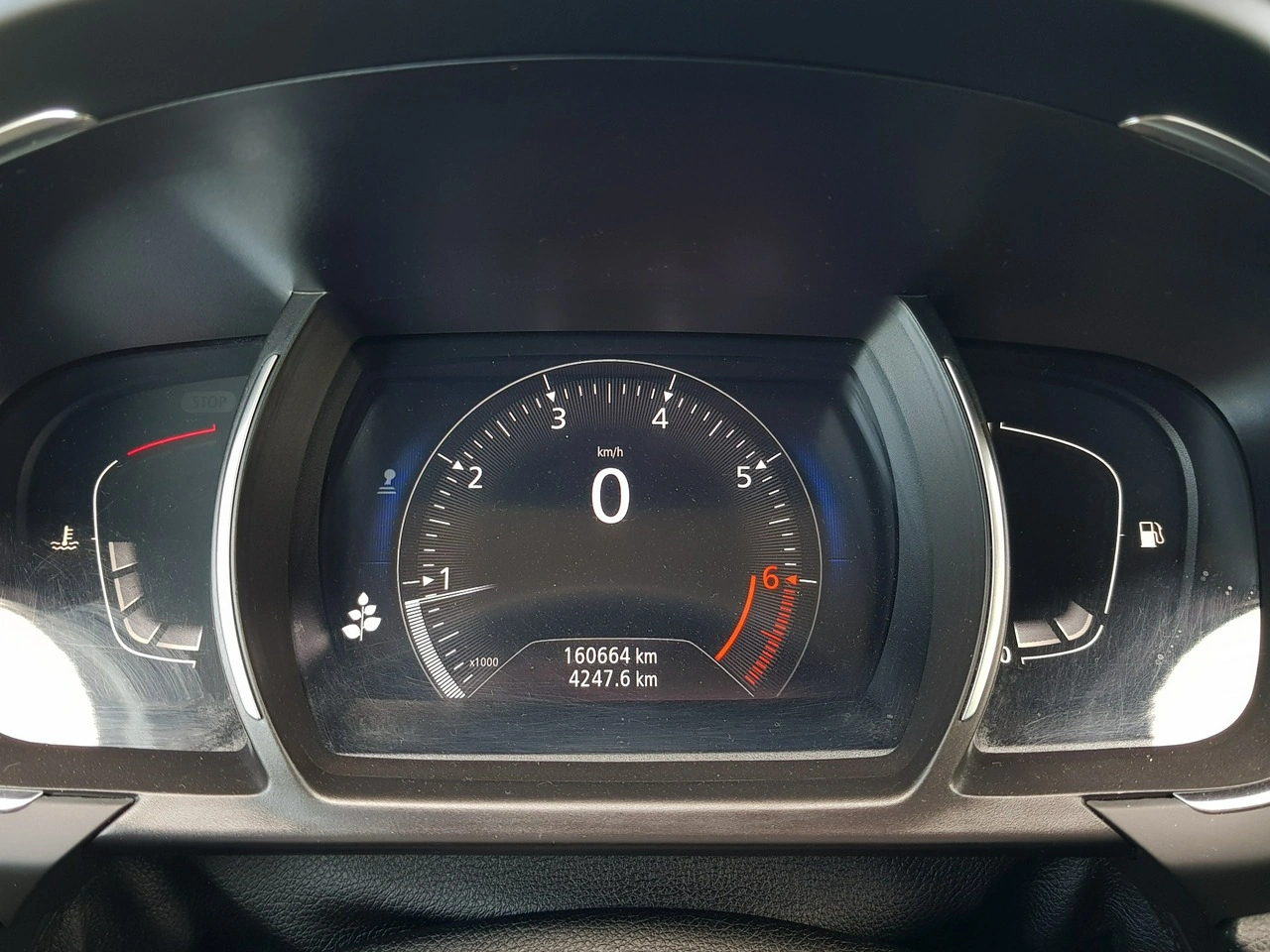 Renault Grand Scenic - Zdjęcie 19