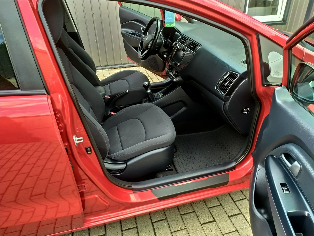 Kia Rio - Zdjęcie 24
