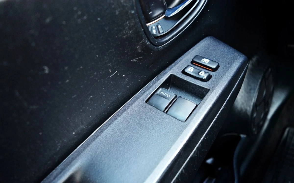 Toyota Yaris - Zdjęcie 9