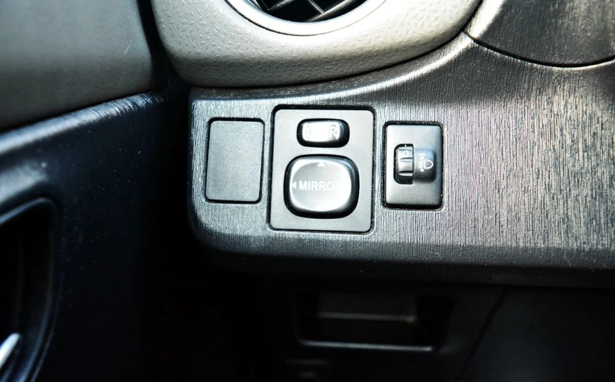 Toyota Yaris - Zdjęcie 10