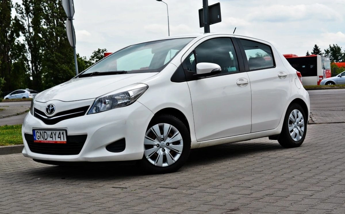 Toyota Yaris - Zdjęcie 17