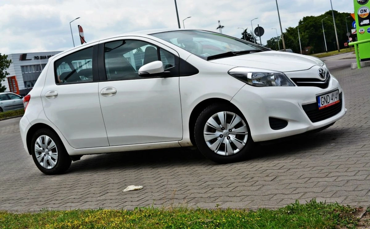 Toyota Yaris - Zdjęcie 18