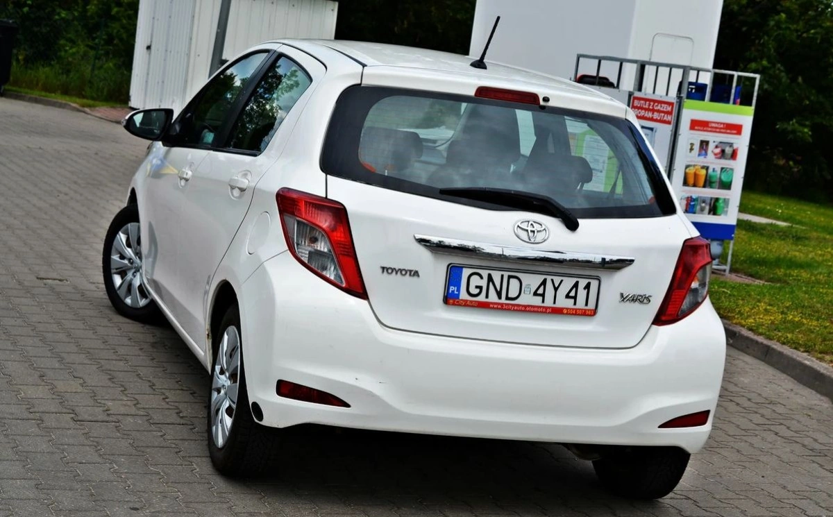 Toyota Yaris - Zdjęcie 19
