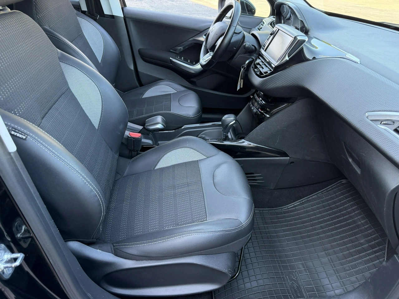 Peugeot 2008 - Zdjęcie 30