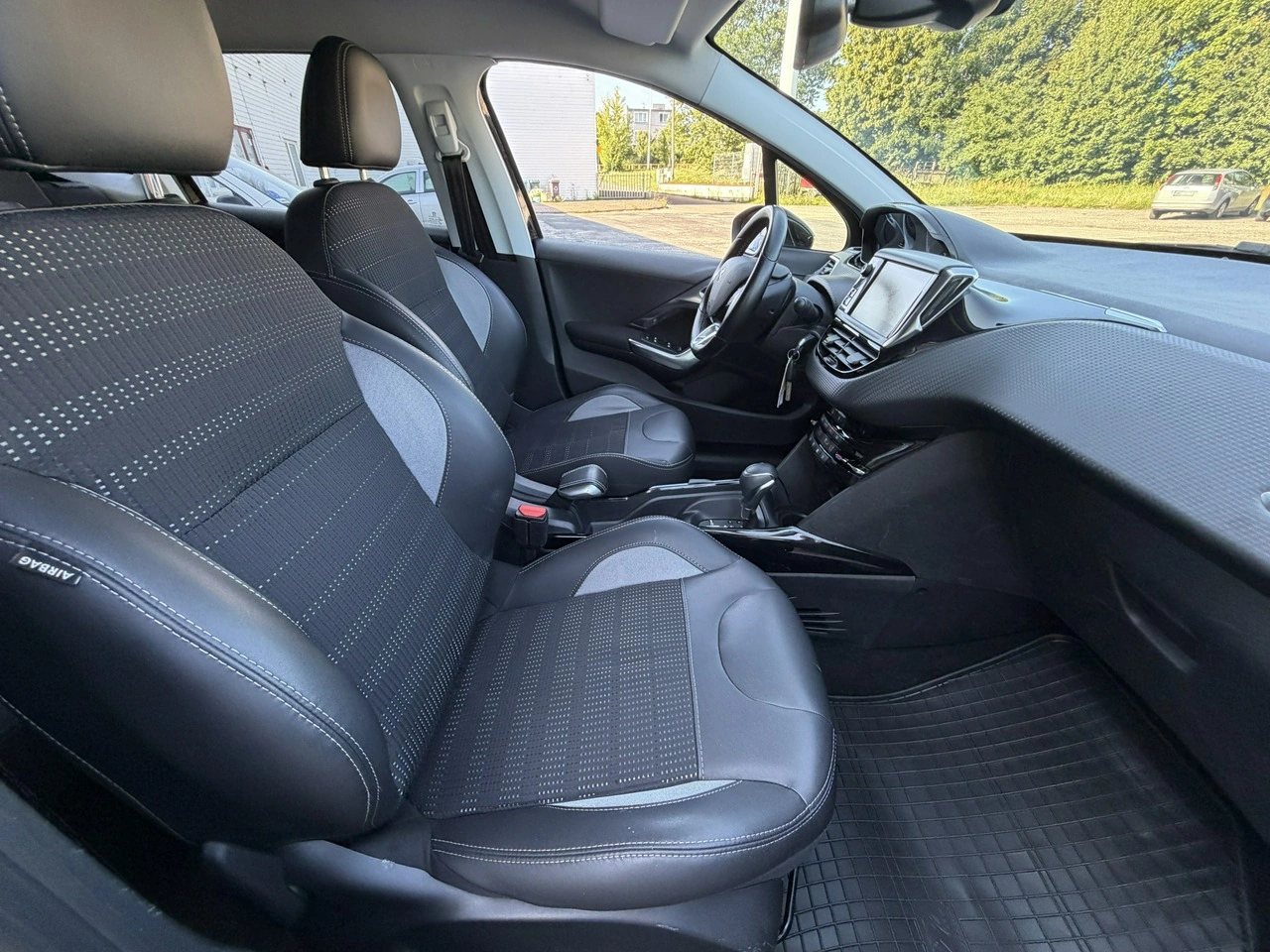Peugeot 2008 - Zdjęcie 31