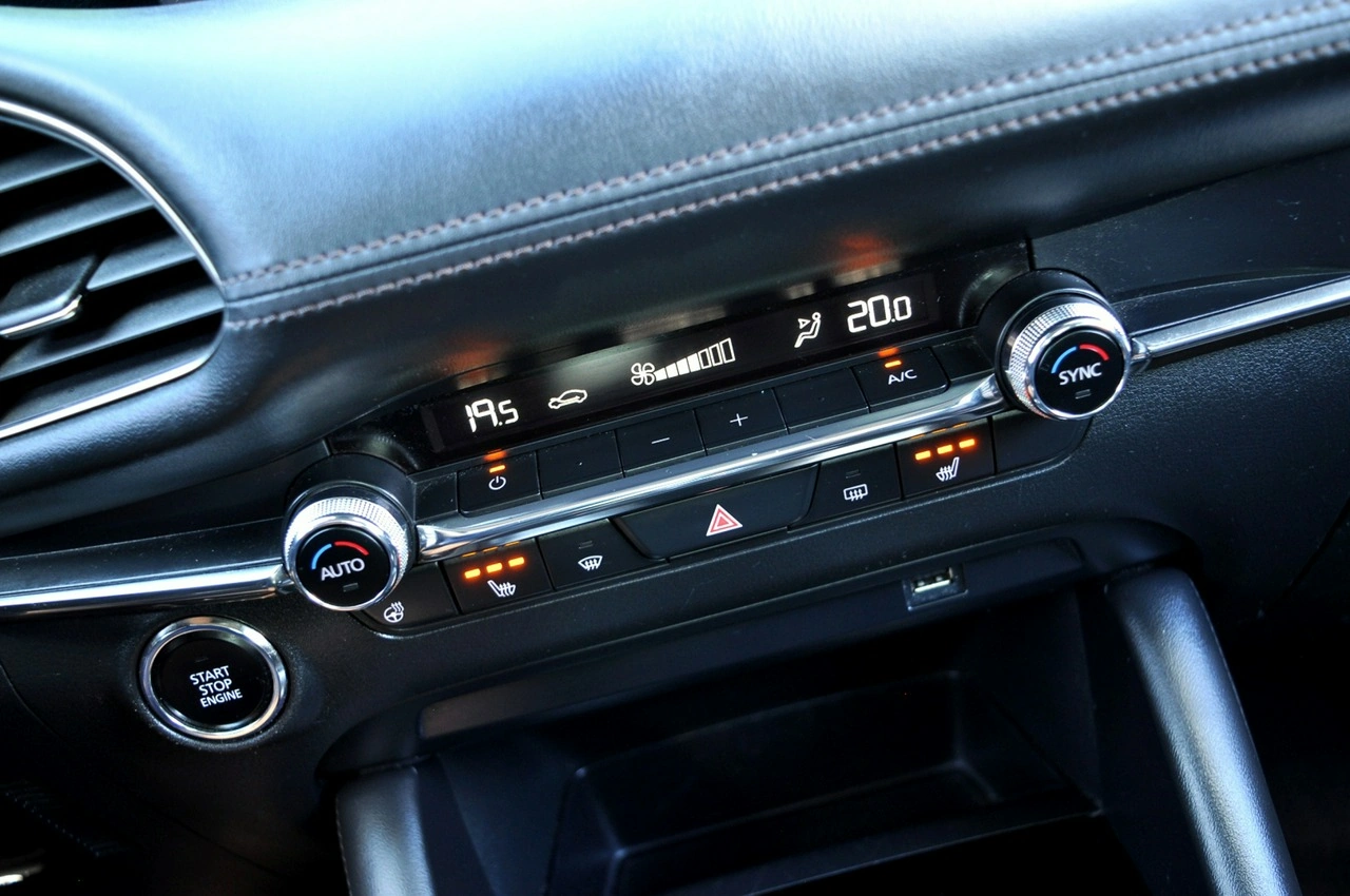 Mazda 3 - Zdjęcie 26