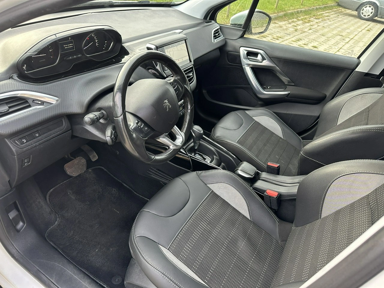 Peugeot 2008 - Zdjęcie 9