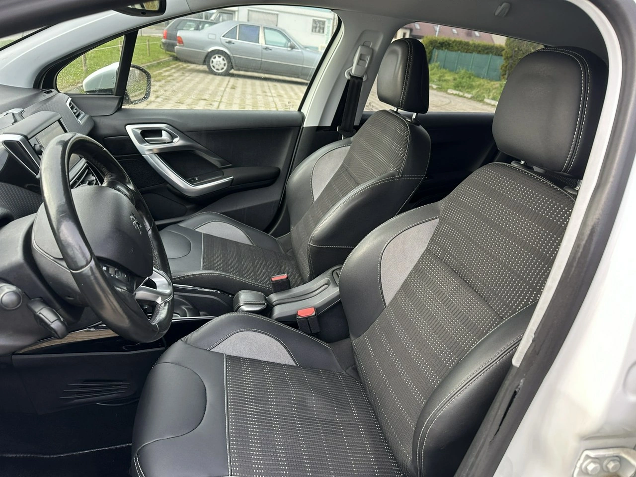 Peugeot 2008 - Zdjęcie 11