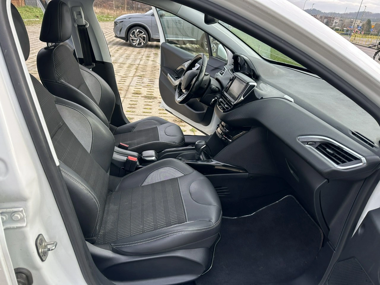 Peugeot 2008 - Zdjęcie 17