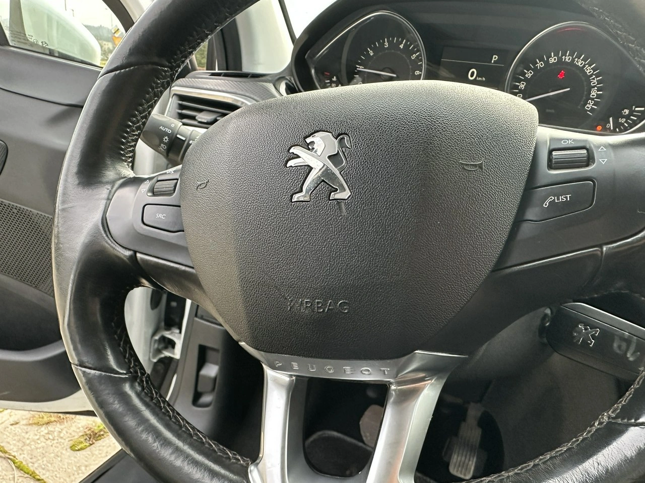 Peugeot 2008 - Zdjęcie 24