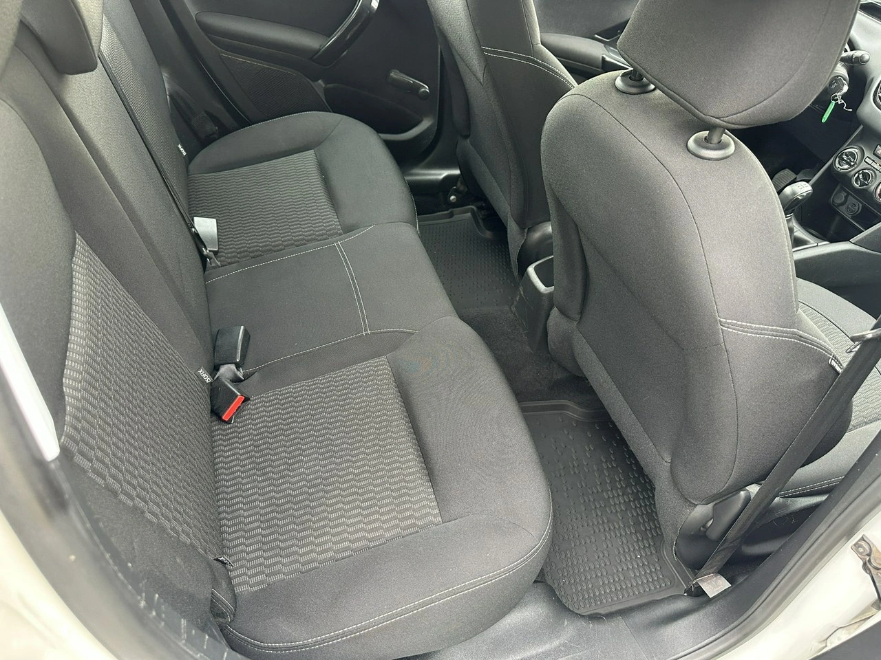 Peugeot 208 - Zdjęcie 12