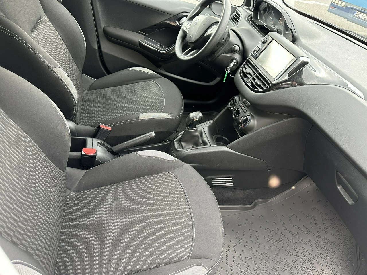 Peugeot 208 - Zdjęcie 14