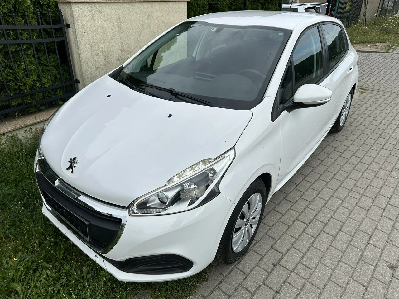 Peugeot 208 - Zdjęcie 2