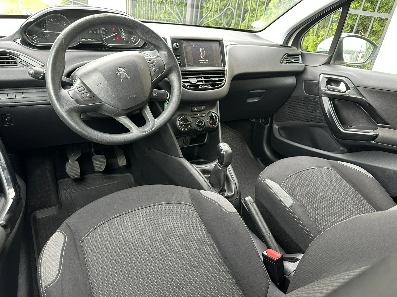 Peugeot 208 - Zdjęcie 7