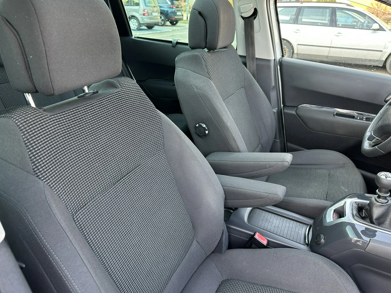 Peugeot 5008 - Zdjęcie 13