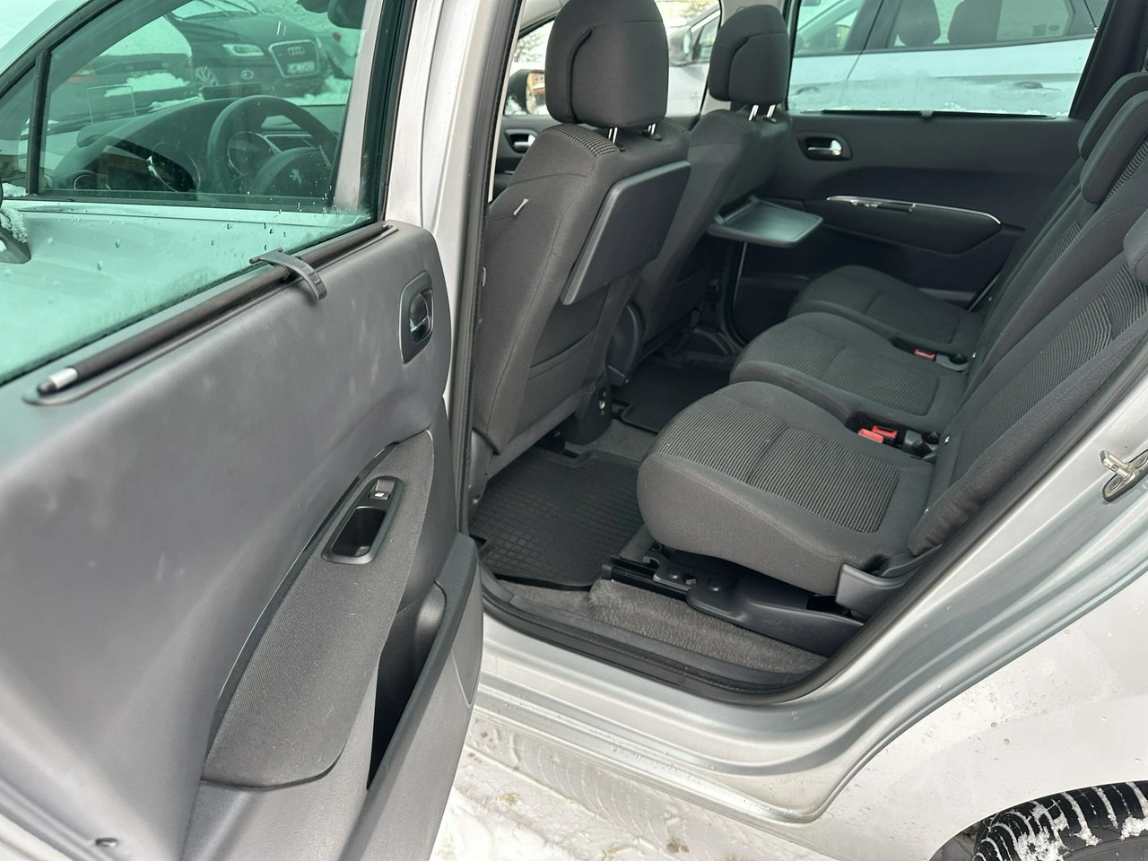 Peugeot 5008 - Zdjęcie 16