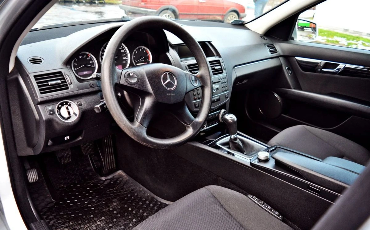 Mercedes-Benz Klasa C - Zdjęcie 3
