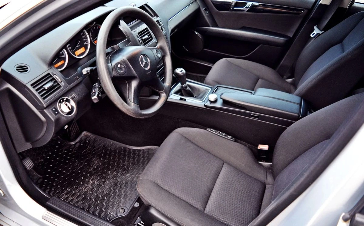 Mercedes-Benz Klasa C - Zdjęcie 9