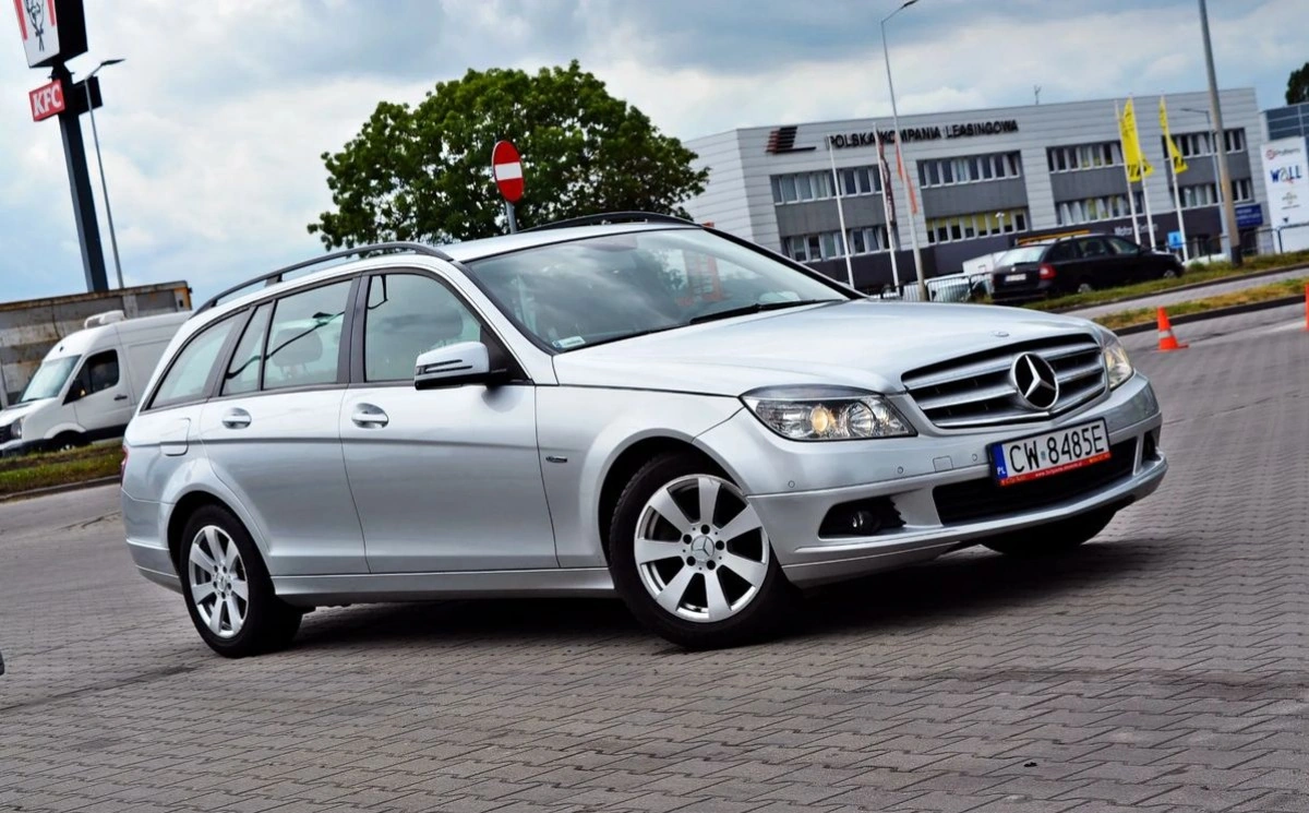 Mercedes-Benz Klasa C - Zdjęcie 12