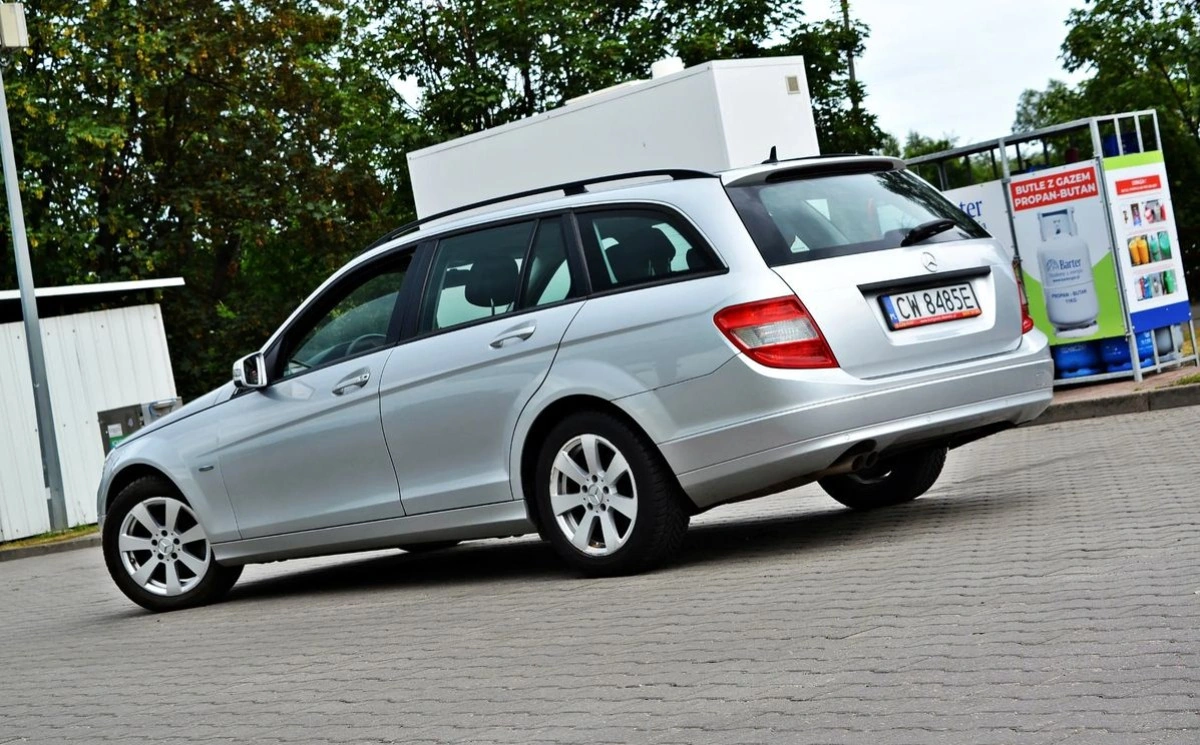 Mercedes-Benz Klasa C - Zdjęcie 13