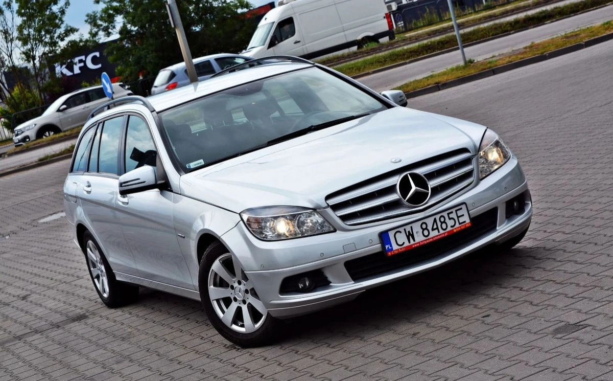 Mercedes-Benz Klasa C - Zdjęcie 16