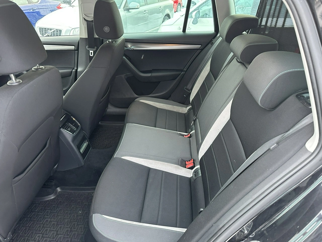 Skoda Octavia - Zdjęcie 12