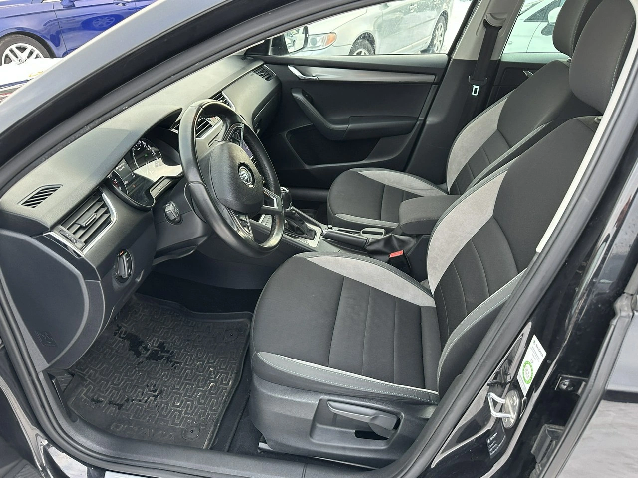 Skoda Octavia - Zdjęcie 8