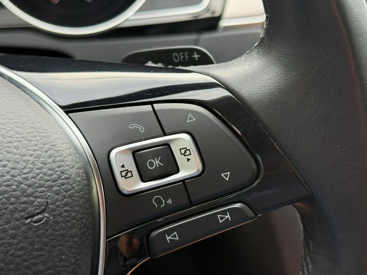 Volkswagen Passat - Zdjęcie 24