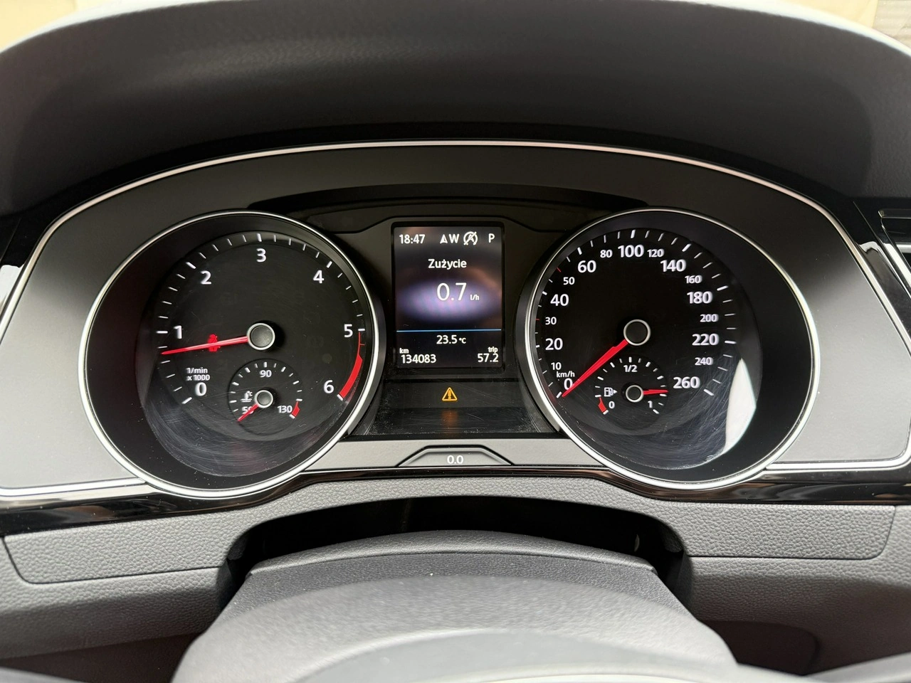 Volkswagen Passat - Zdjęcie 25