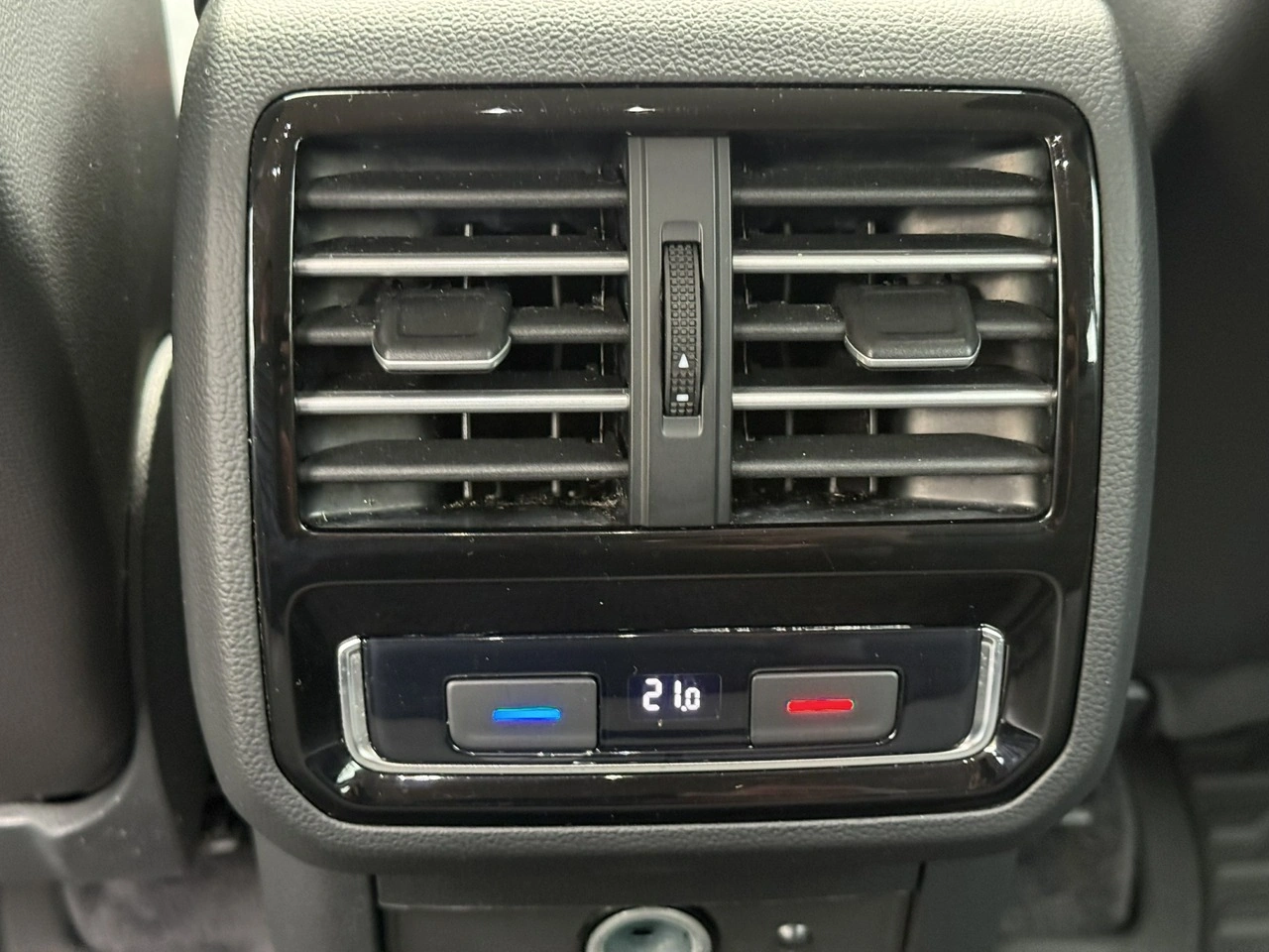 Volkswagen Passat - Zdjęcie 30