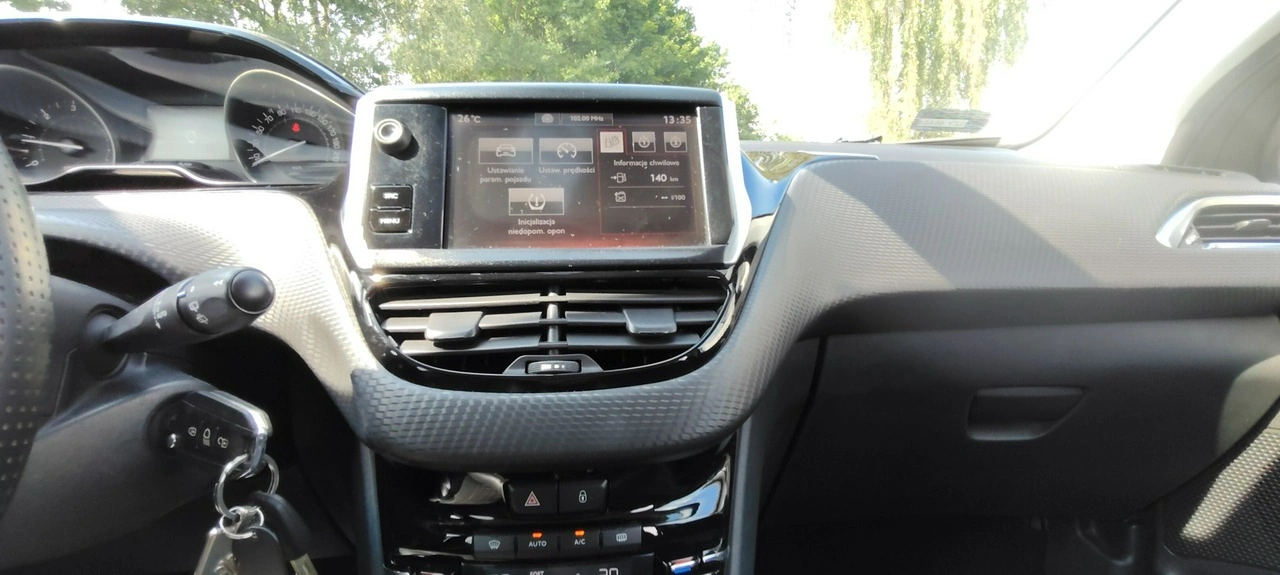Peugeot 208 - Zdjęcie 9