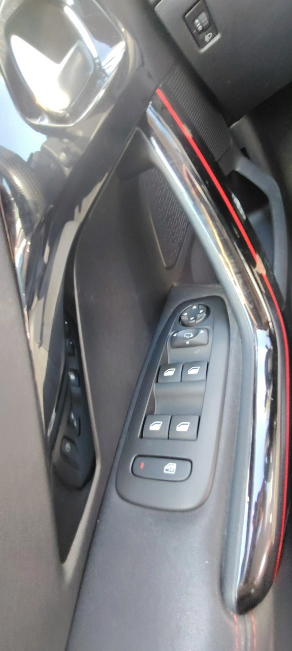 Peugeot 208 - Zdjęcie 16