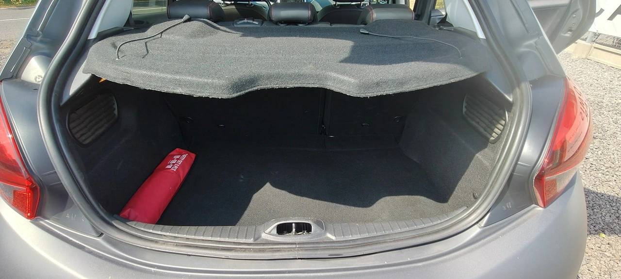 Peugeot 208 - Zdjęcie 17