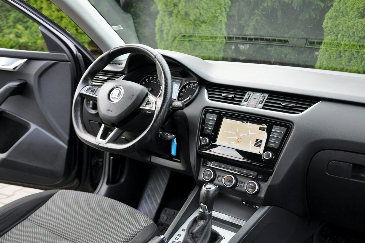 Skoda Octavia - Zdjęcie 24