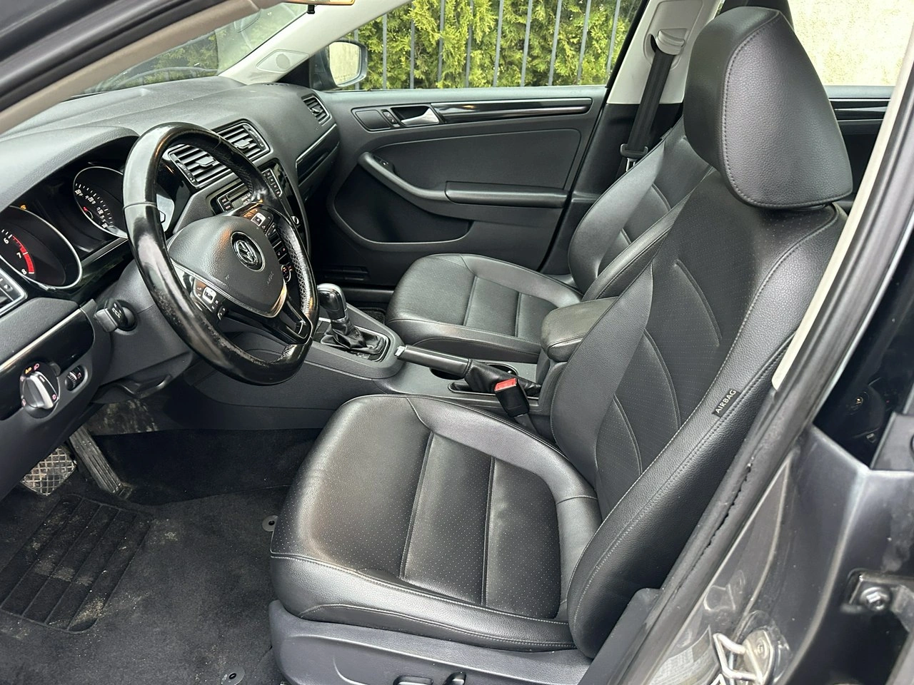 Volkswagen Jetta - Zdjęcie 9