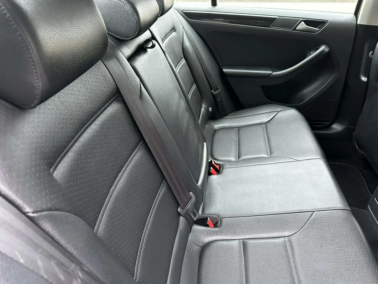 Volkswagen Jetta - Zdjęcie 14