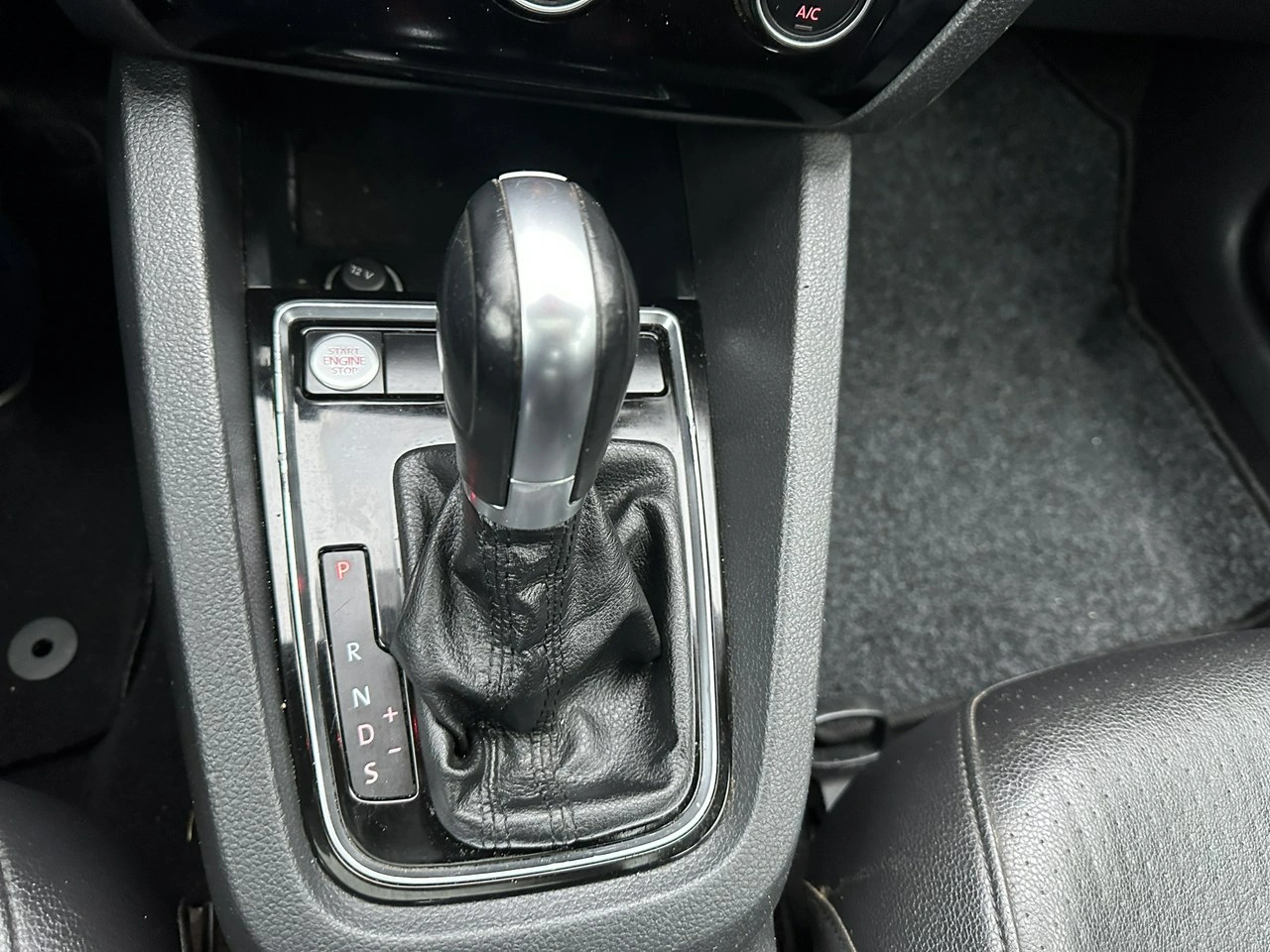 Volkswagen Jetta - Zdjęcie 18