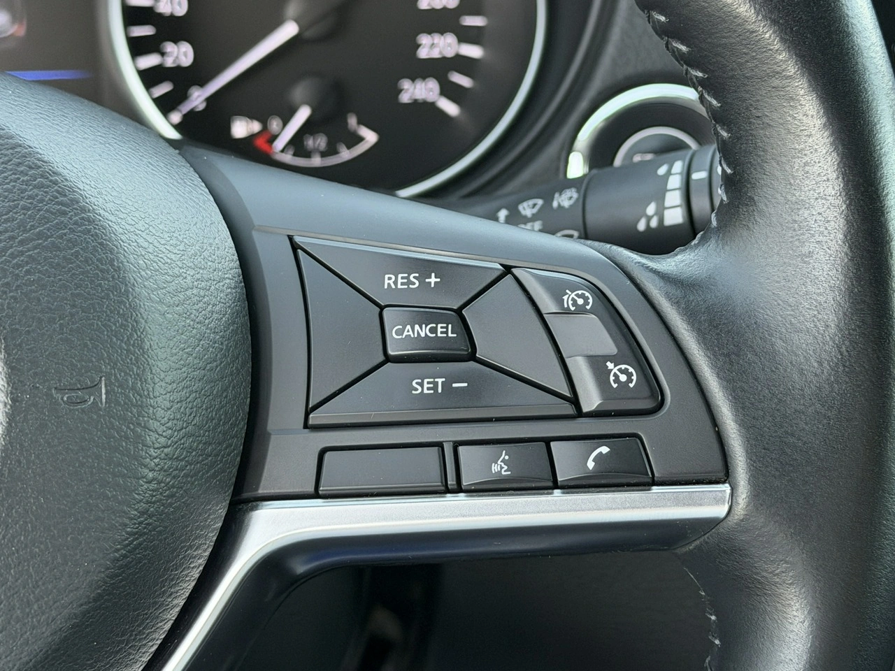Nissan Qashqai - Zdjęcie 24