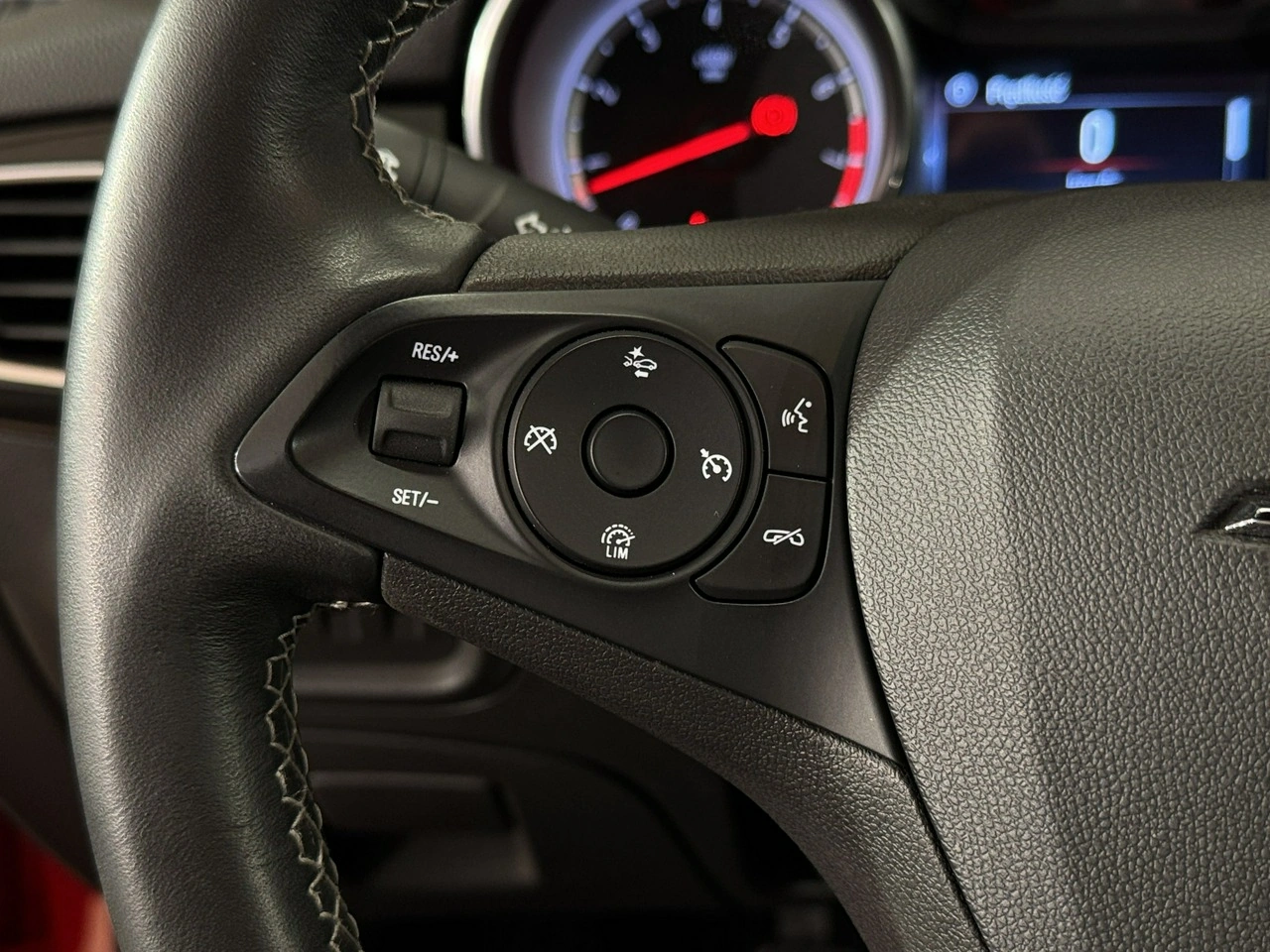 Opel Astra - Zdjęcie 11