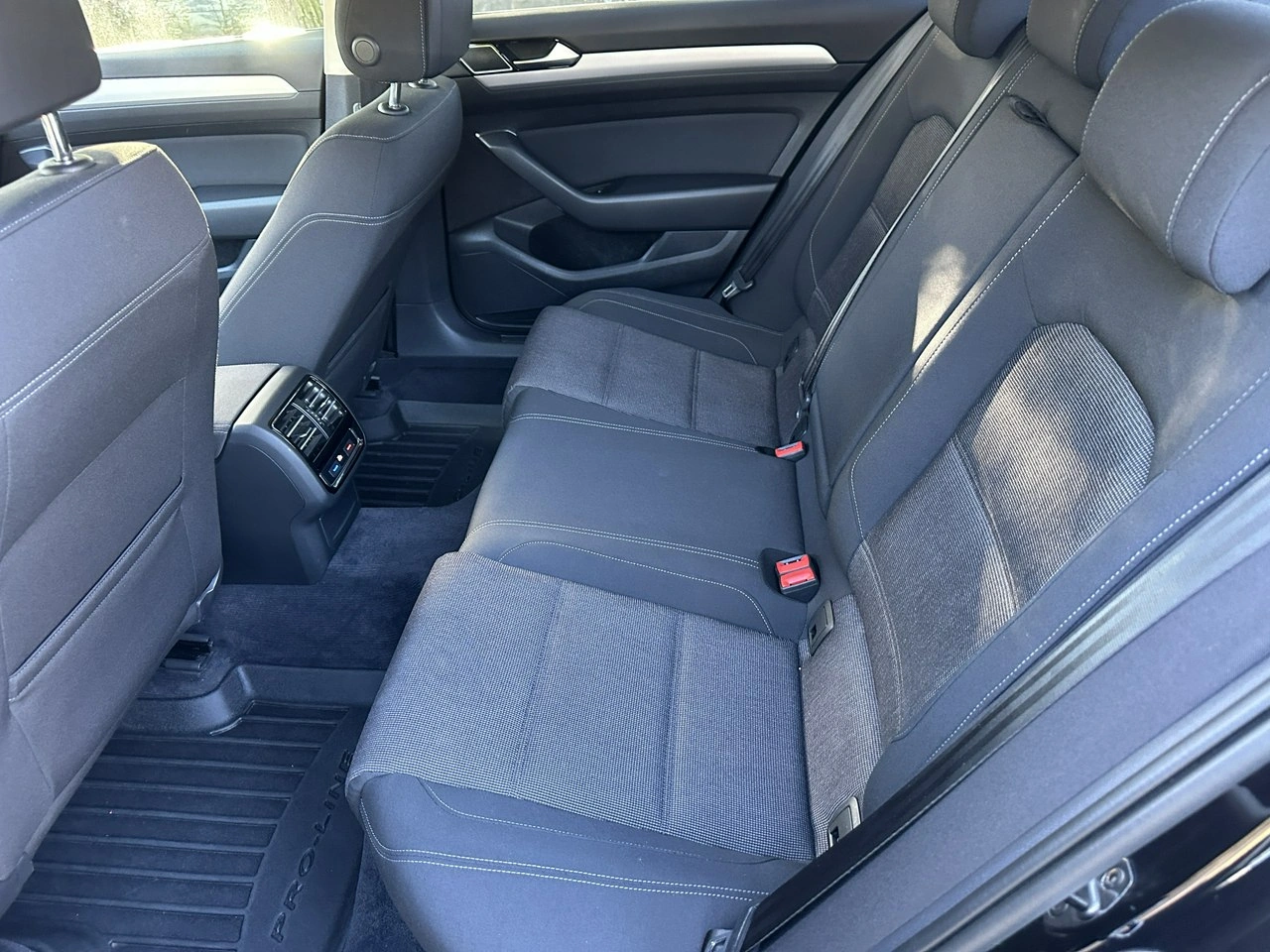 Volkswagen Passat - Zdjęcie 10