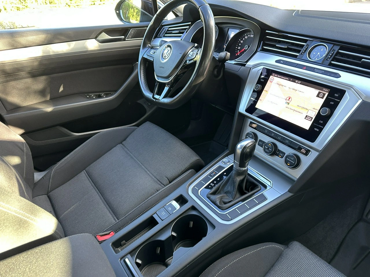 Volkswagen Passat - Zdjęcie 16