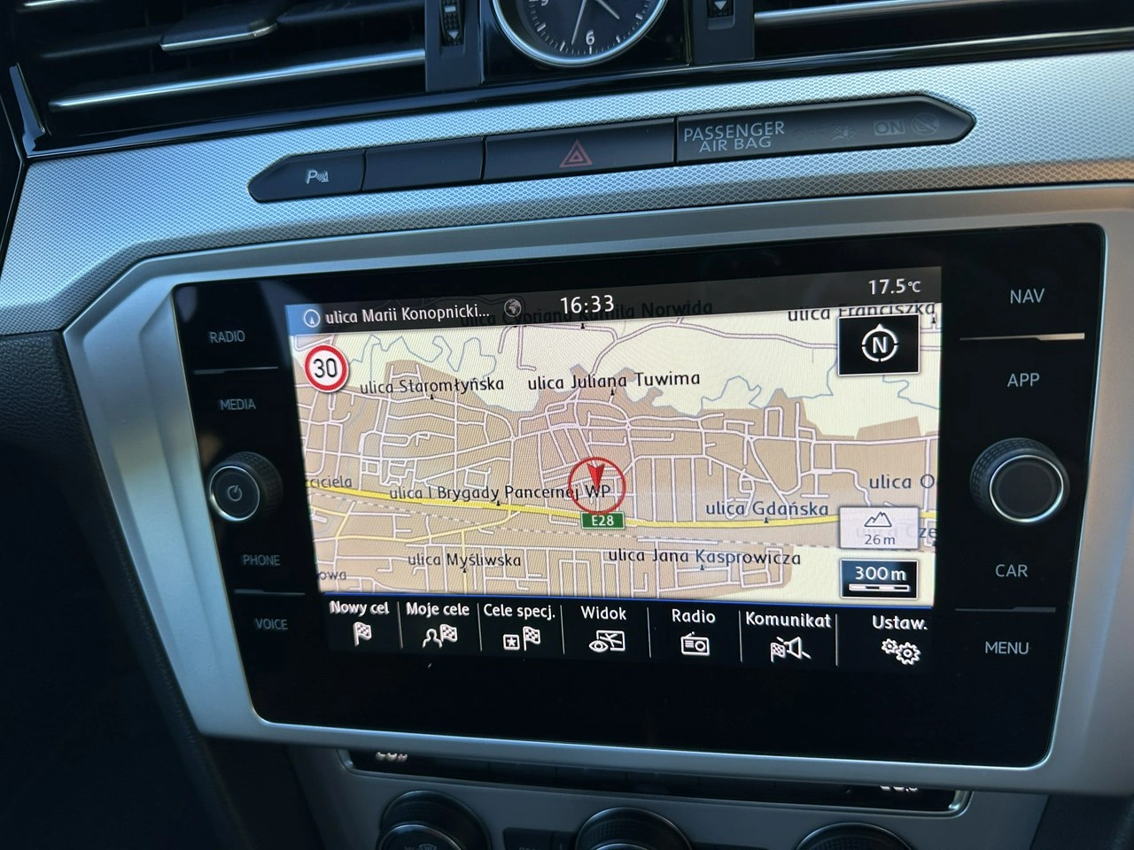 Volkswagen Passat - Zdjęcie 18