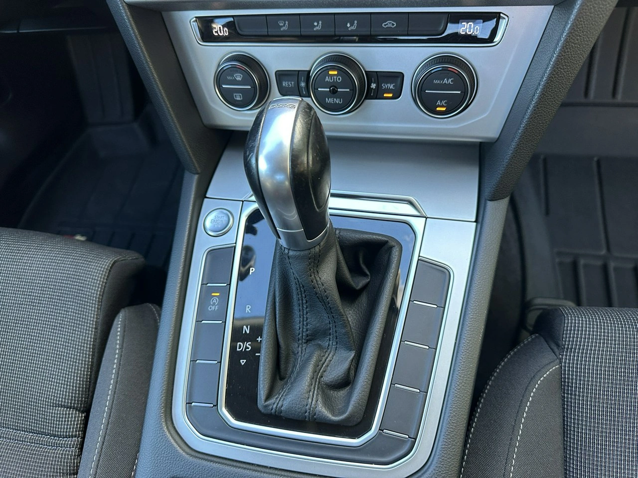 Volkswagen Passat - Zdjęcie 20