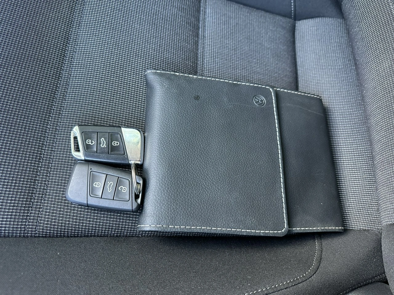 Volkswagen Passat - Zdjęcie 25