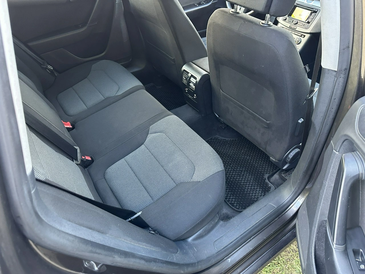 Volkswagen Passat - Zdjęcie 11