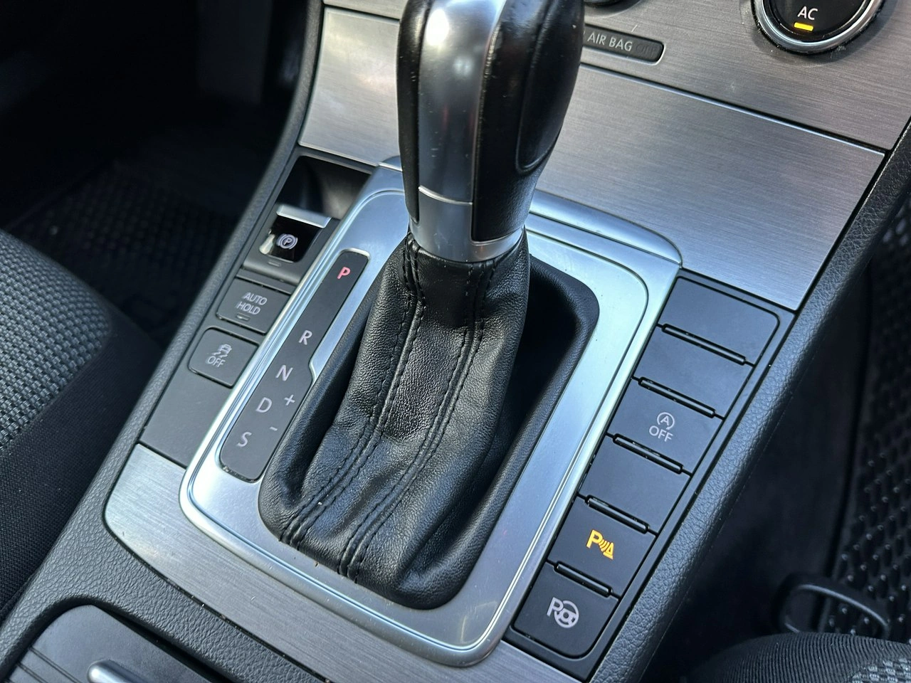 Volkswagen Passat - Zdjęcie 15