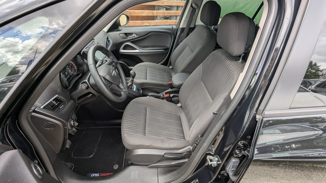 Opel Zafira - Zdjęcie 11